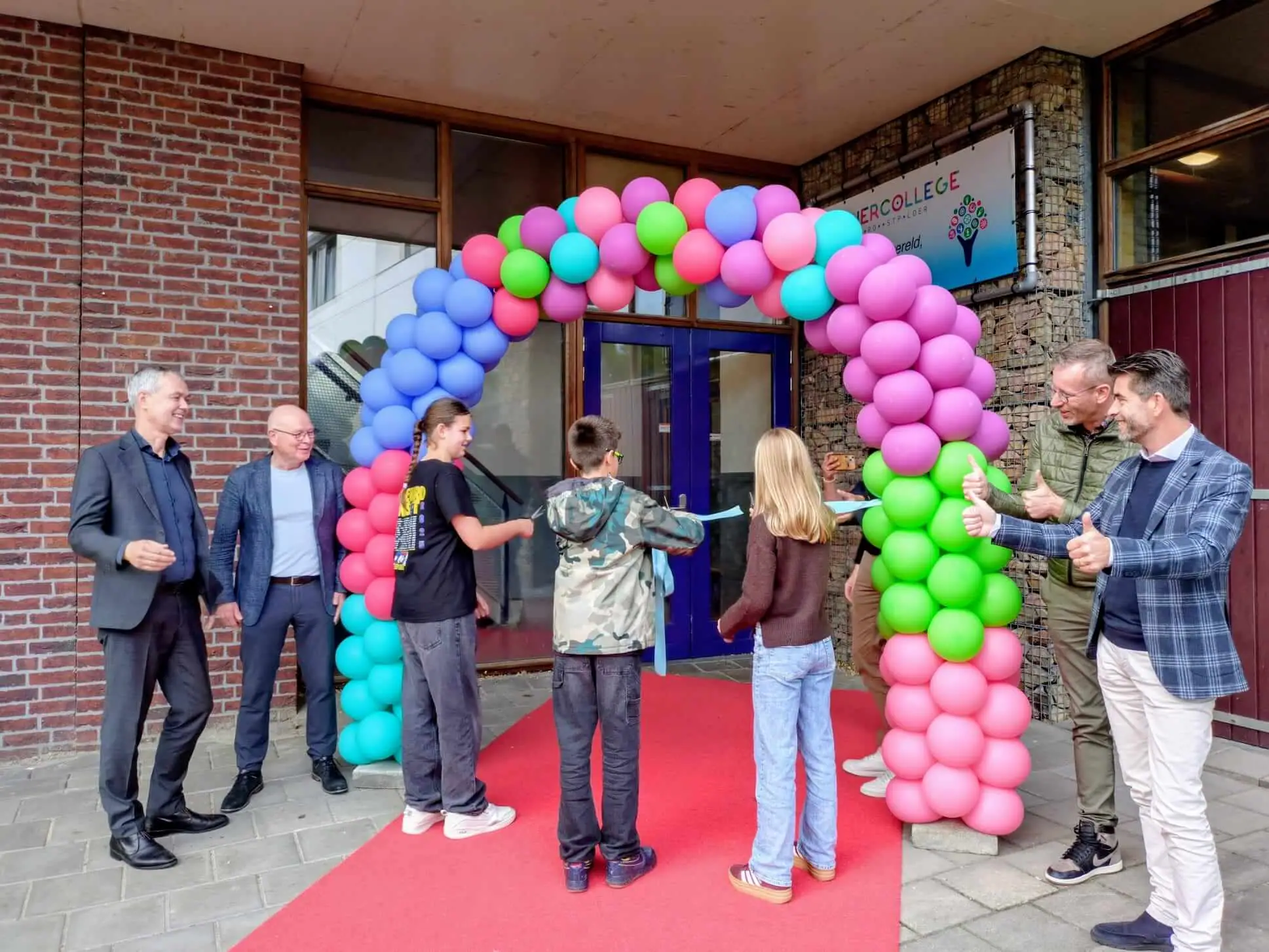 feestelijke opening Tienercollege